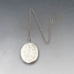 Vintage Silver Openable Locket